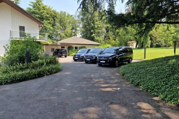 RES Royal Exclusive Service GmbH - Flughafentransfer & VIP Full Service